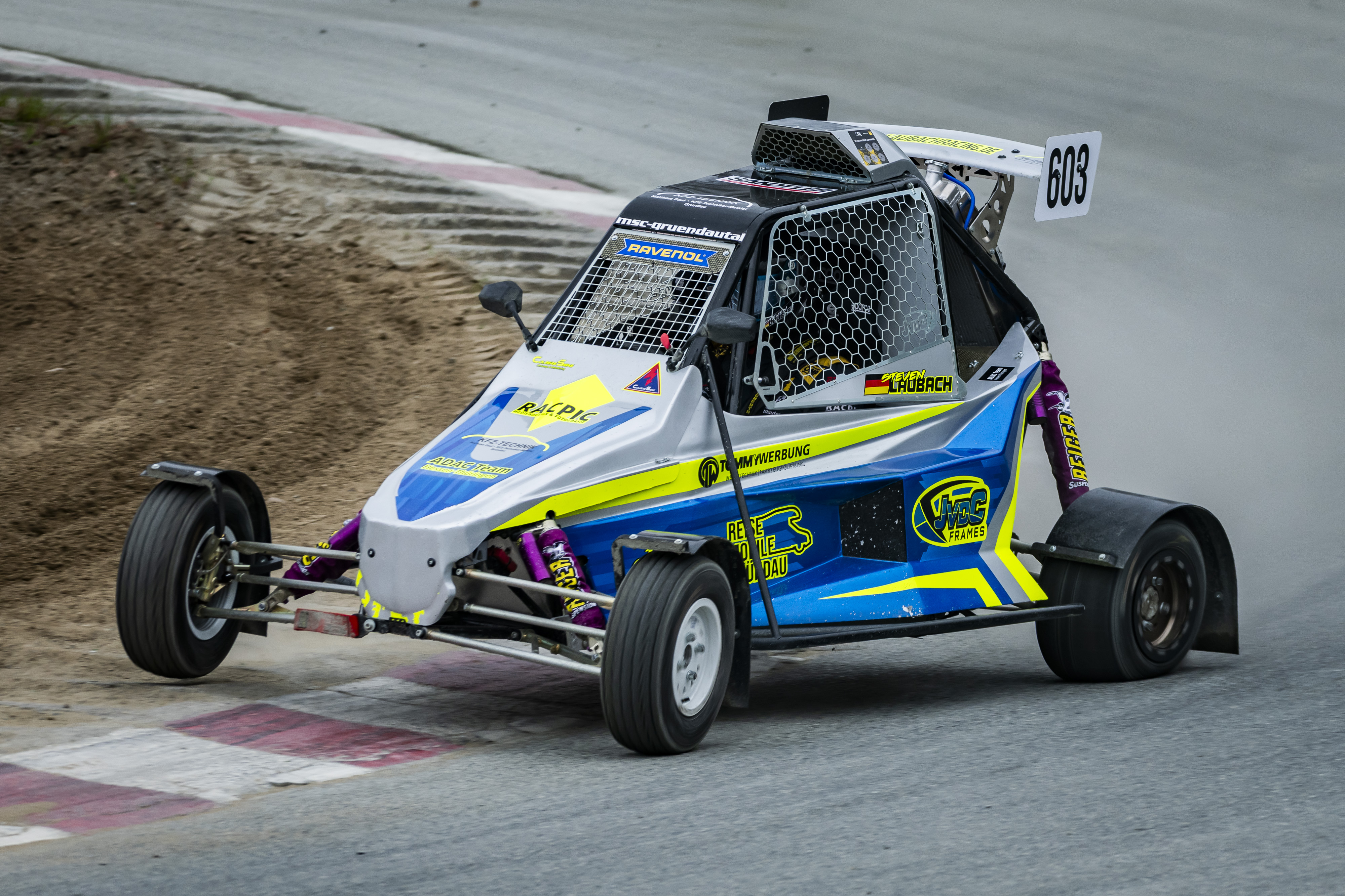 Steven Laubach gewinnt die Läufe eins und zwei in Buxtehude zum Auftakt  des ADAC XC Cup 2026